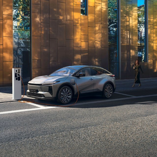 CHR+ nu in de showroom